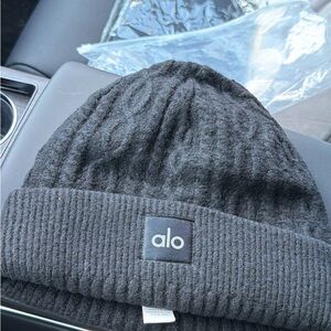 Alo cable Knit Beanie